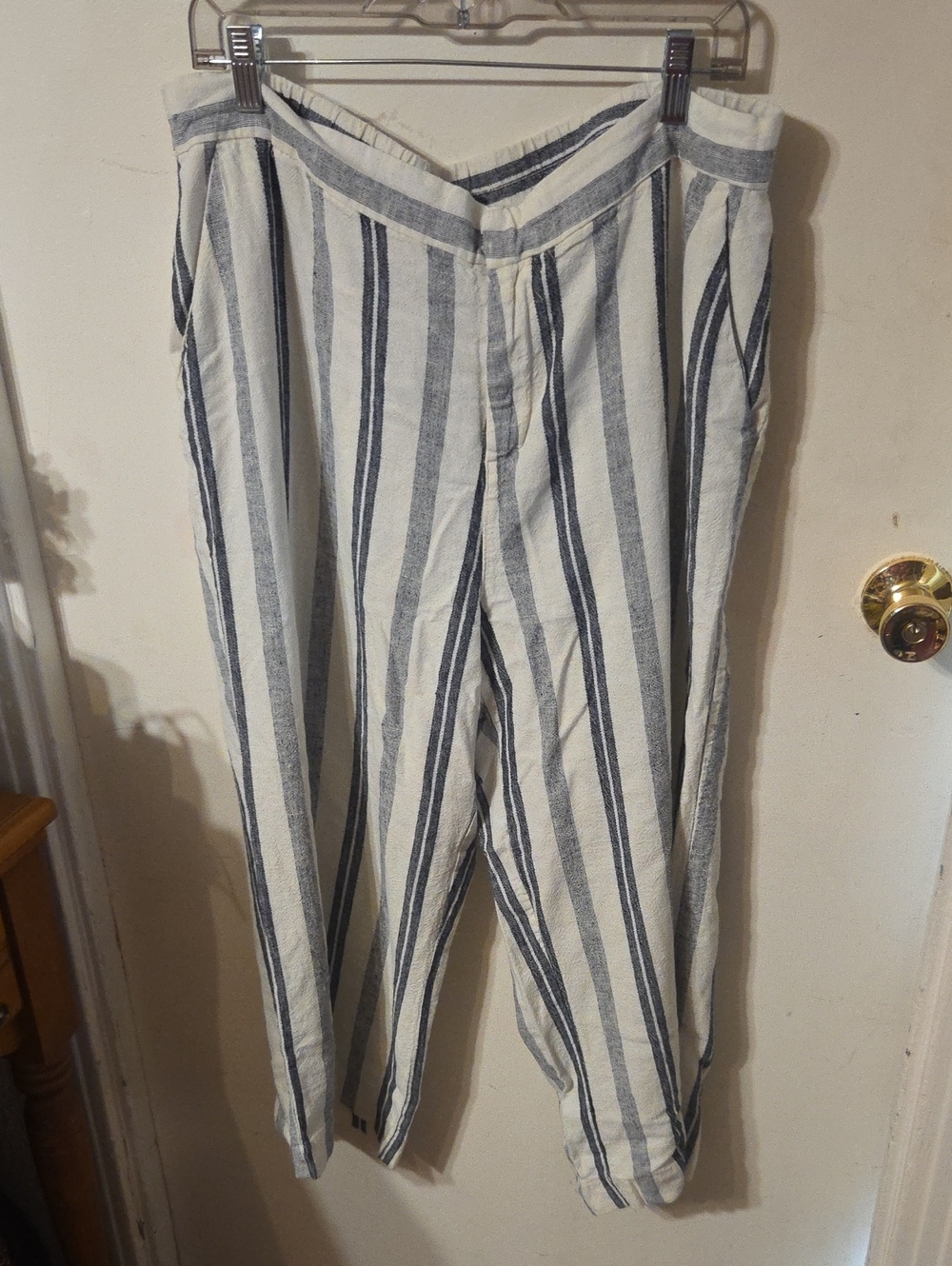 Old Navy Men's Striped Chinos - White & Navy